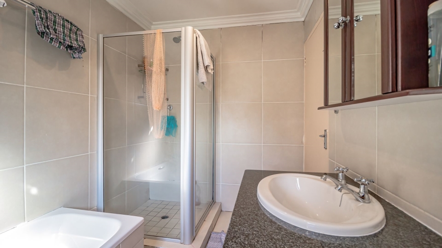 3 Bedroom Property for Sale in Greenstone Hill Gauteng