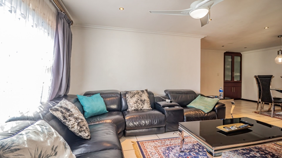 3 Bedroom Property for Sale in Greenstone Hill Gauteng