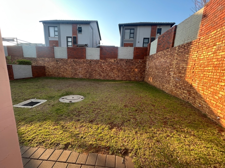 3 Bedroom Property for Sale in Amberfield Crest Estate Gauteng