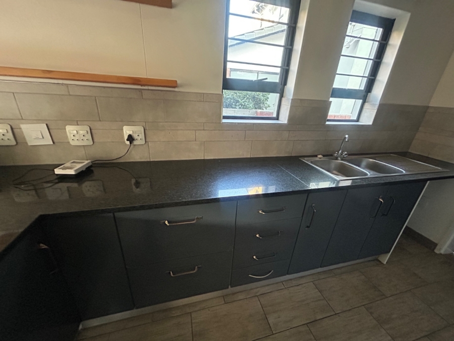 3 Bedroom Property for Sale in Amberfield Crest Estate Gauteng