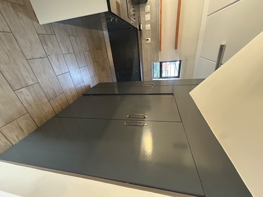 3 Bedroom Property for Sale in Amberfield Crest Estate Gauteng