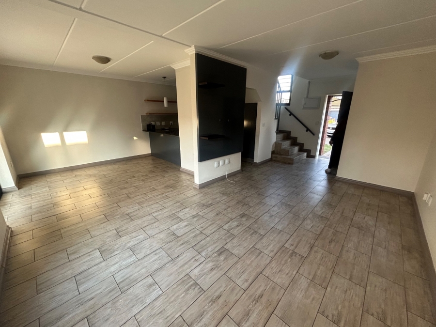 3 Bedroom Property for Sale in Amberfield Crest Estate Gauteng