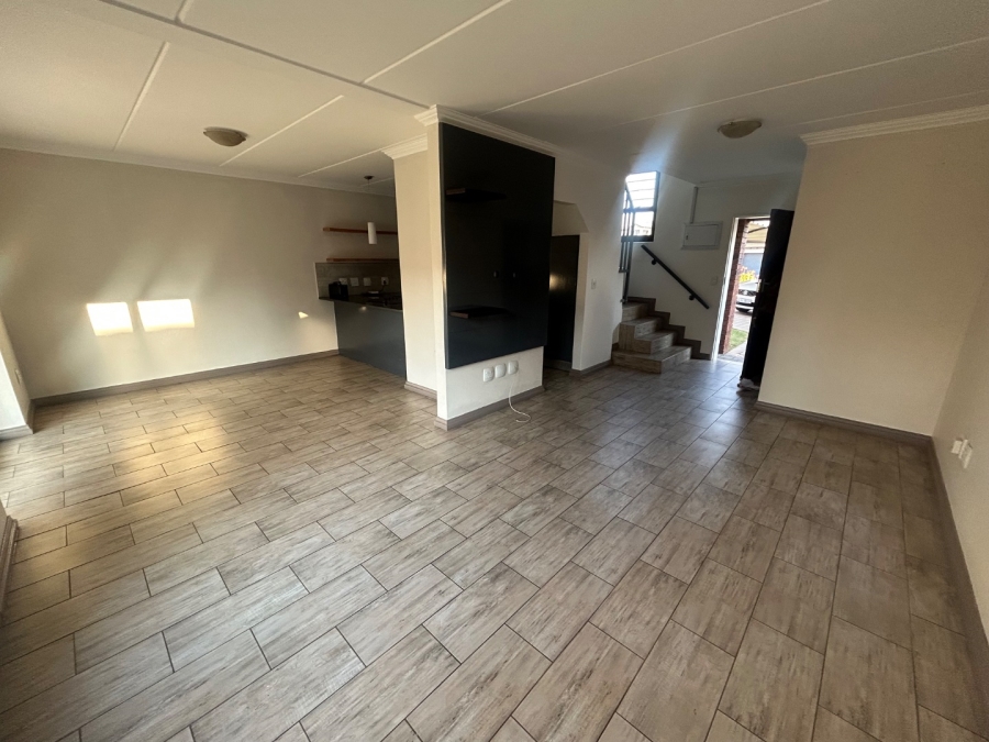 3 Bedroom Property for Sale in Amberfield Crest Estate Gauteng