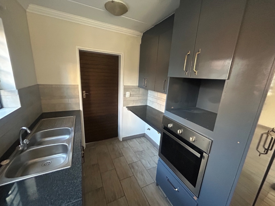 3 Bedroom Property for Sale in Amberfield Crest Estate Gauteng
