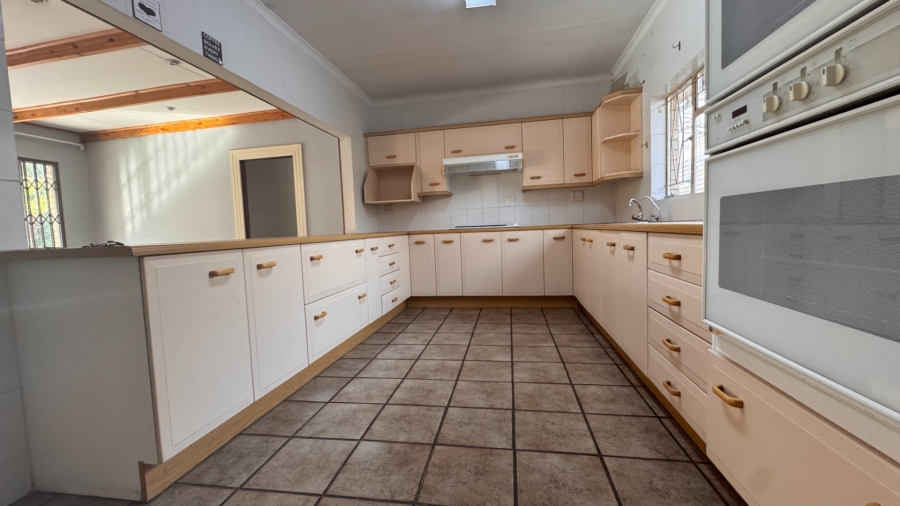 4 Bedroom Property for Sale in Three Rivers Proper Gauteng