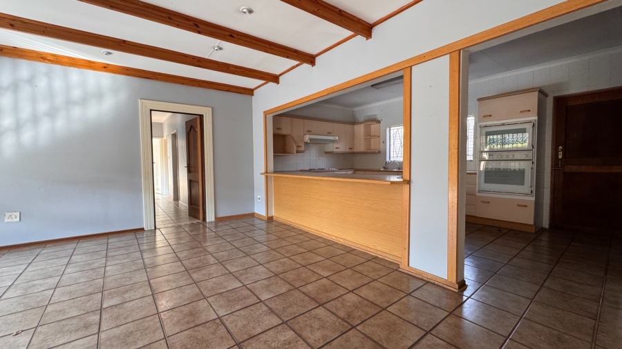 4 Bedroom Property for Sale in Three Rivers Proper Gauteng