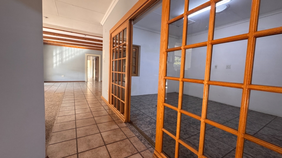 4 Bedroom Property for Sale in Three Rivers Proper Gauteng