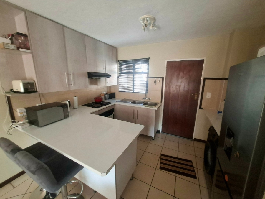 To Let 2 Bedroom Property for Rent in Karenpark Gauteng