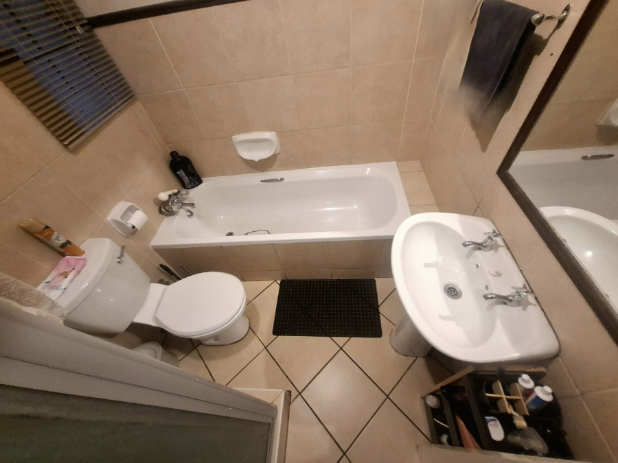 To Let 2 Bedroom Property for Rent in Karenpark Gauteng