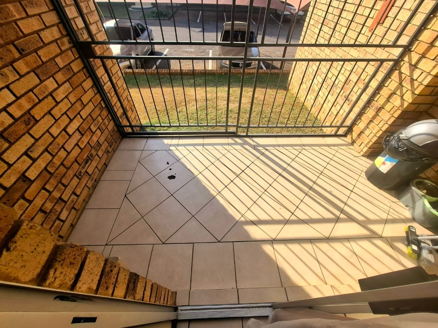 To Let 2 Bedroom Property for Rent in Karenpark Gauteng