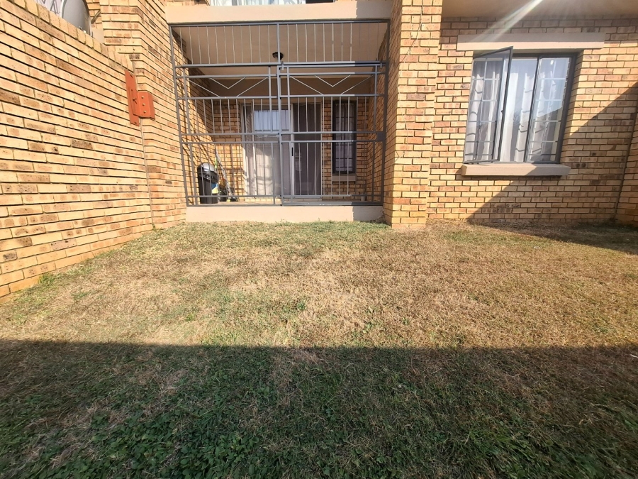 To Let 2 Bedroom Property for Rent in Karenpark Gauteng