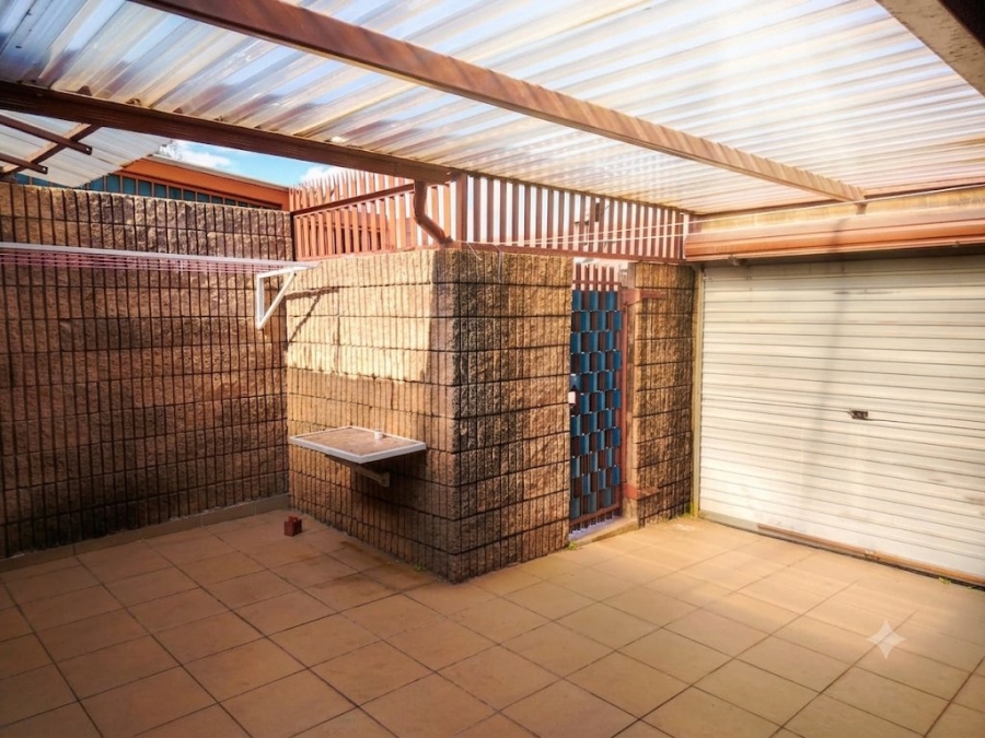 2 Bedroom Property for Sale in Krugersdorp North Gauteng