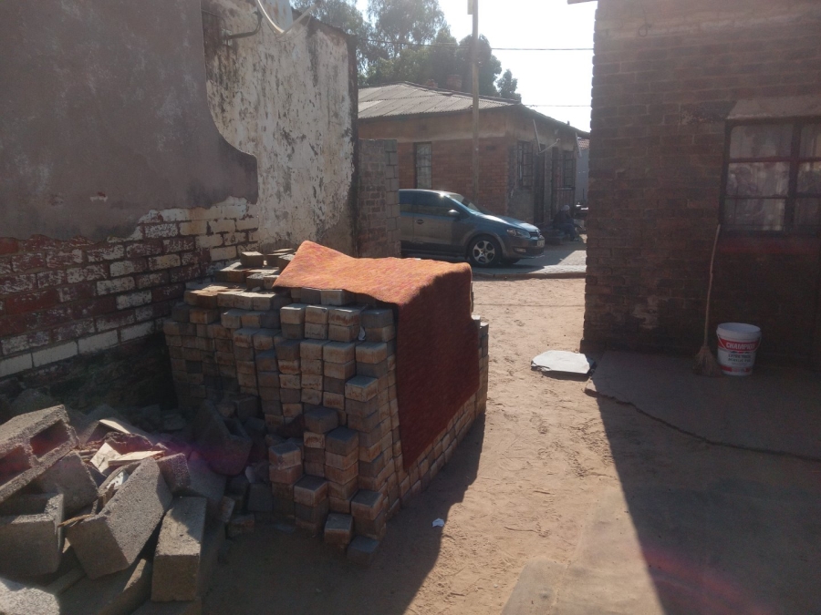 2 Bedroom Property for Sale in Alexandra Gauteng