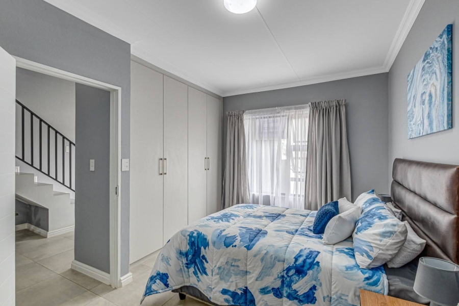 To Let 4 Bedroom Property for Rent in Glen Austin Gauteng