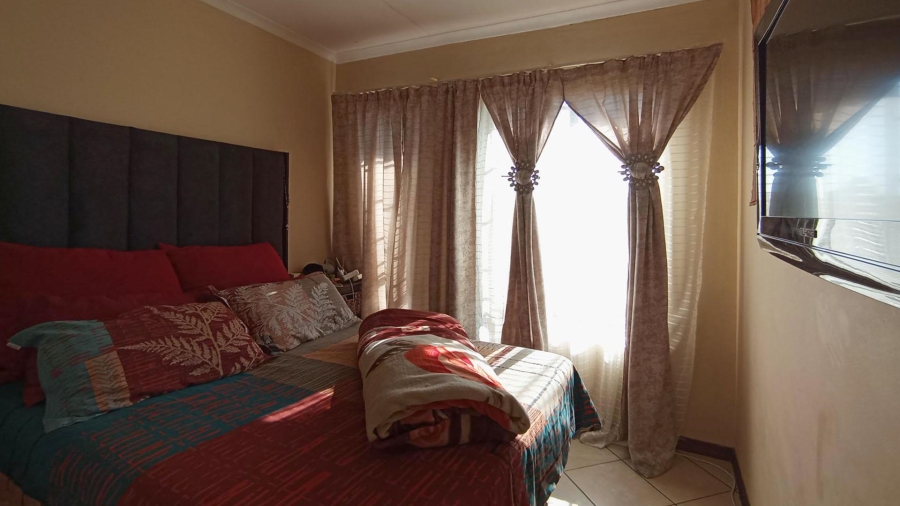 2 Bedroom Property for Sale in Noordwyk Gauteng