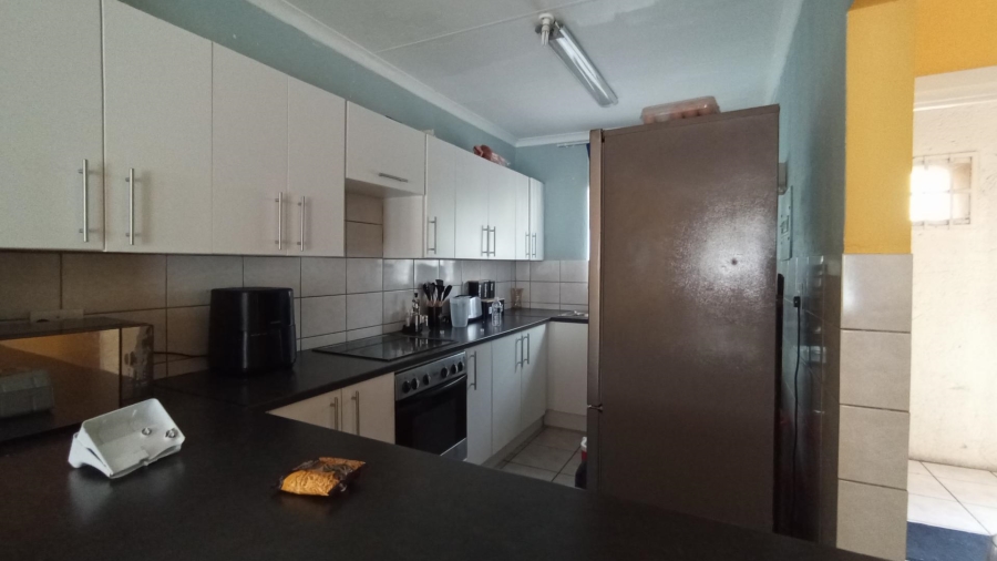 2 Bedroom Property for Sale in Noordwyk Gauteng