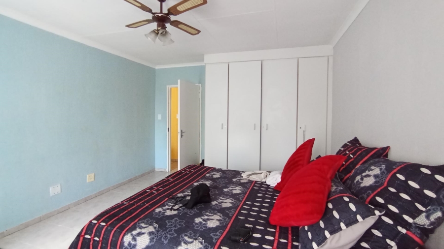 2 Bedroom Property for Sale in Noordwyk Gauteng