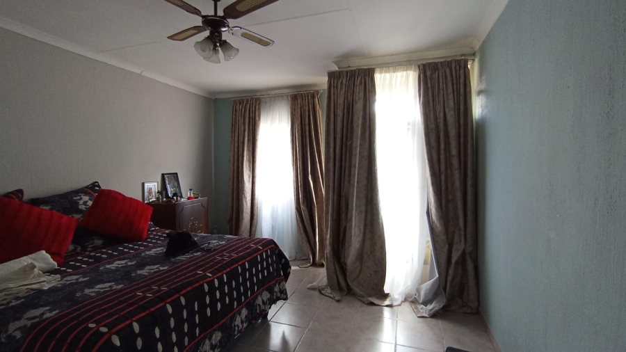 2 Bedroom Property for Sale in Noordwyk Gauteng