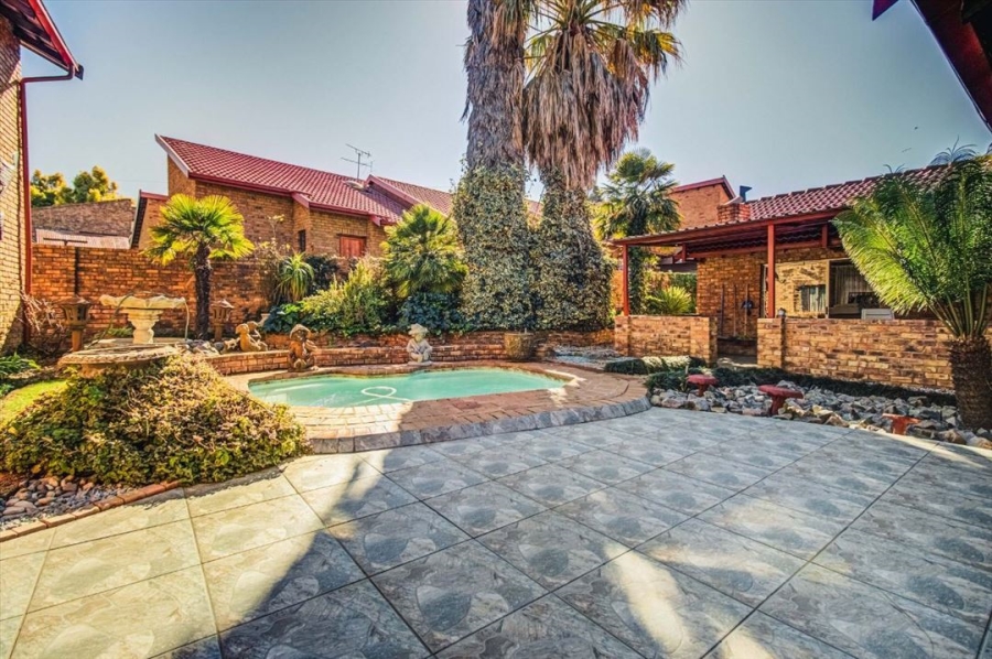 3 Bedroom Property for Sale in Van Riebeeck Park Gauteng