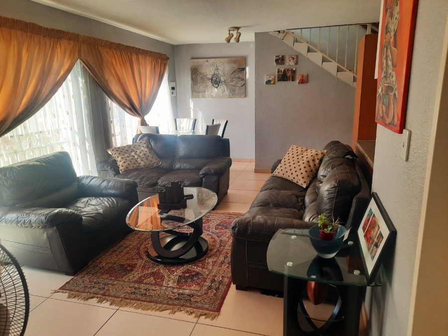 3 Bedroom Property for Sale in Wilgeheuwel Gauteng