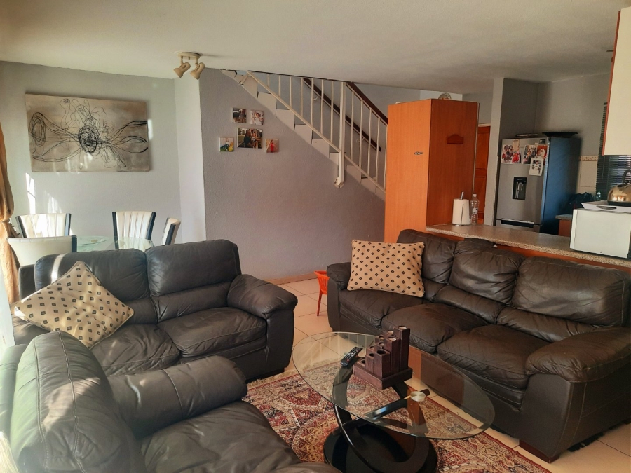 3 Bedroom Property for Sale in Wilgeheuwel Gauteng
