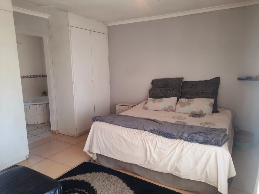 3 Bedroom Property for Sale in Wilgeheuwel Gauteng