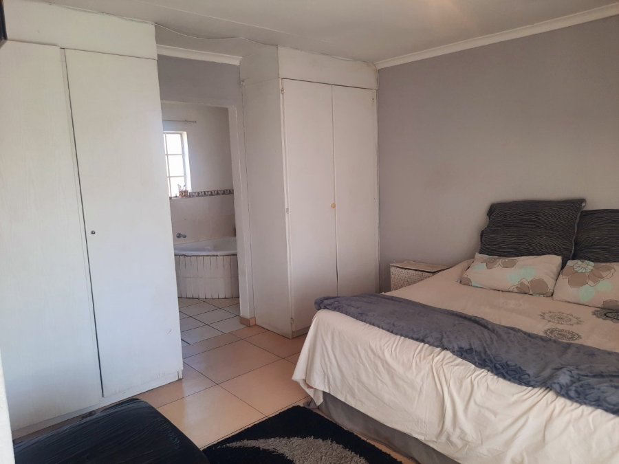 3 Bedroom Property for Sale in Wilgeheuwel Gauteng