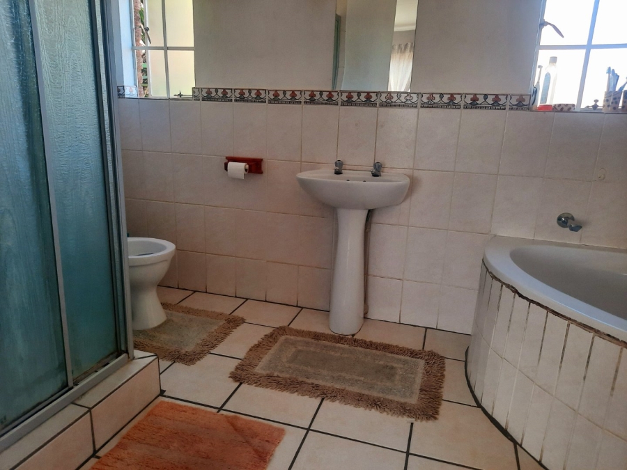 3 Bedroom Property for Sale in Wilgeheuwel Gauteng