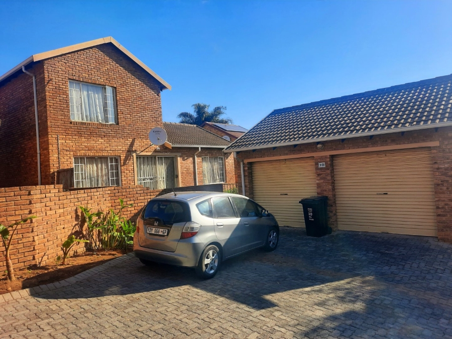 3 Bedroom Property for Sale in Wilgeheuwel Gauteng