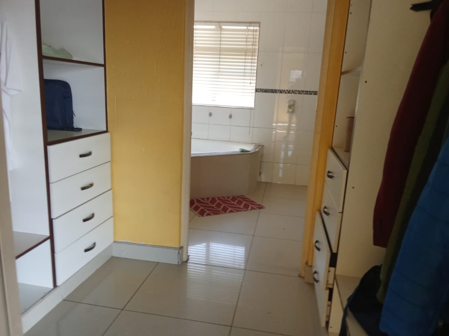 4 Bedroom Property for Sale in Ormonde Gauteng