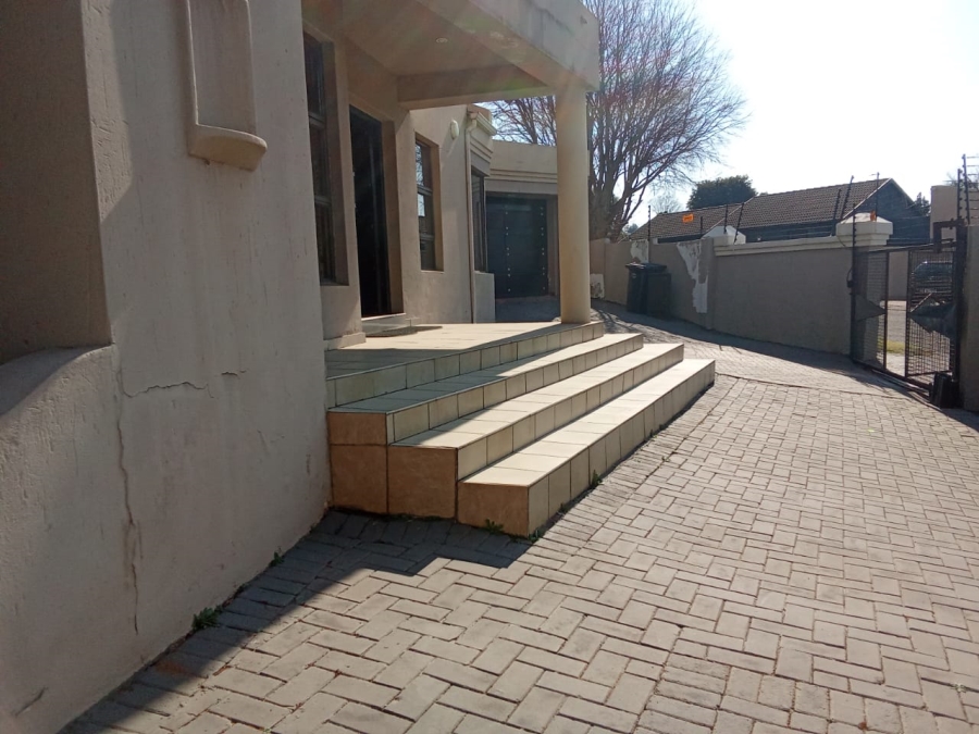 4 Bedroom Property for Sale in Ormonde Gauteng