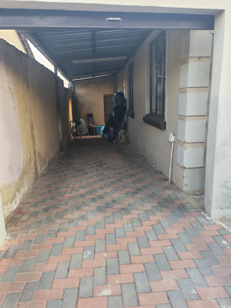 2 Bedroom Property for Sale in Lotus Gardens Gauteng