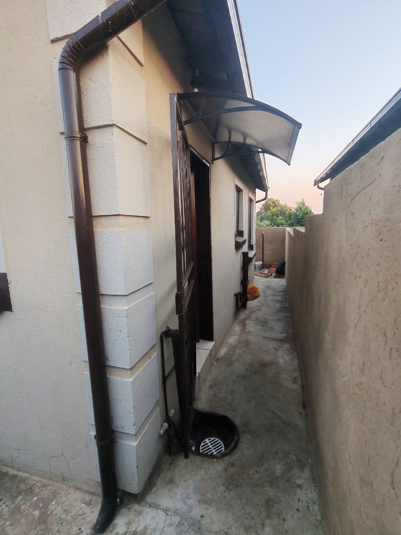2 Bedroom Property for Sale in Lotus Gardens Gauteng