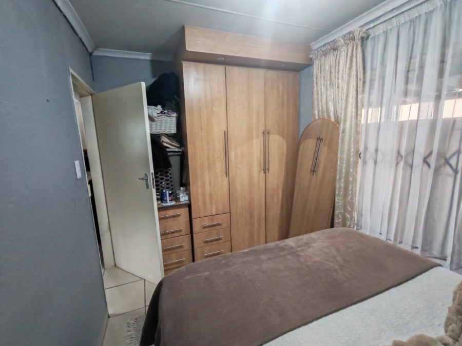 2 Bedroom Property for Sale in Lotus Gardens Gauteng