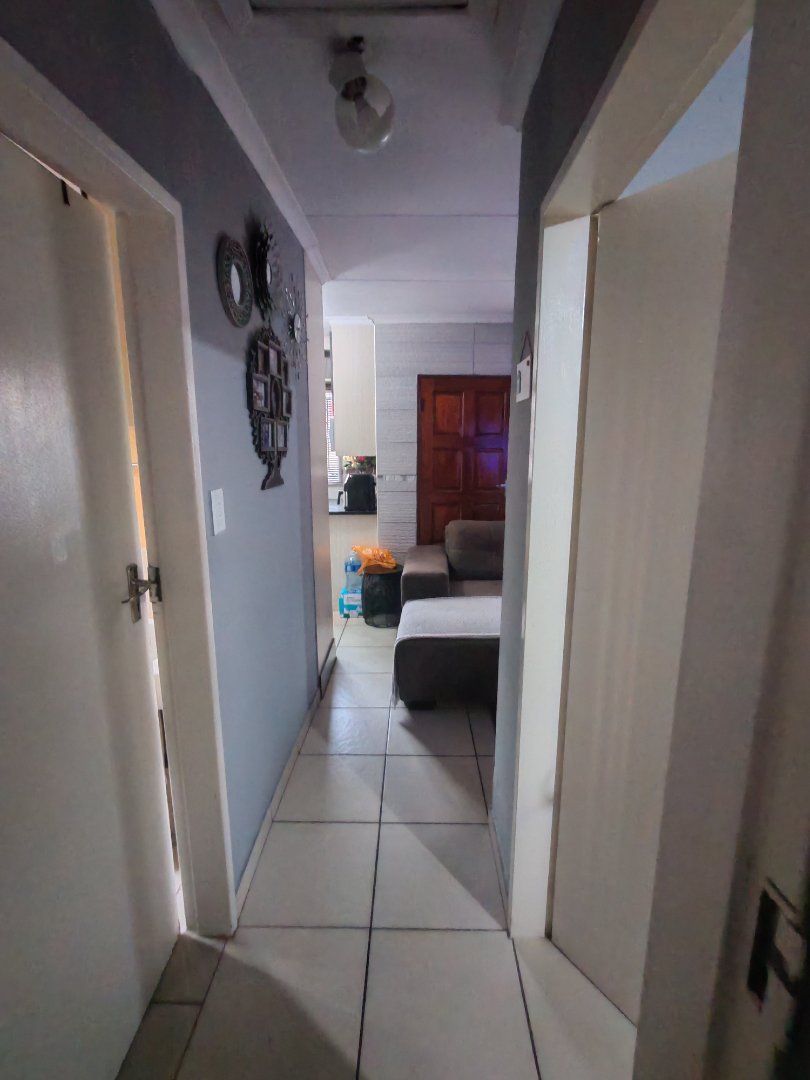 2 Bedroom Property for Sale in Lotus Gardens Gauteng