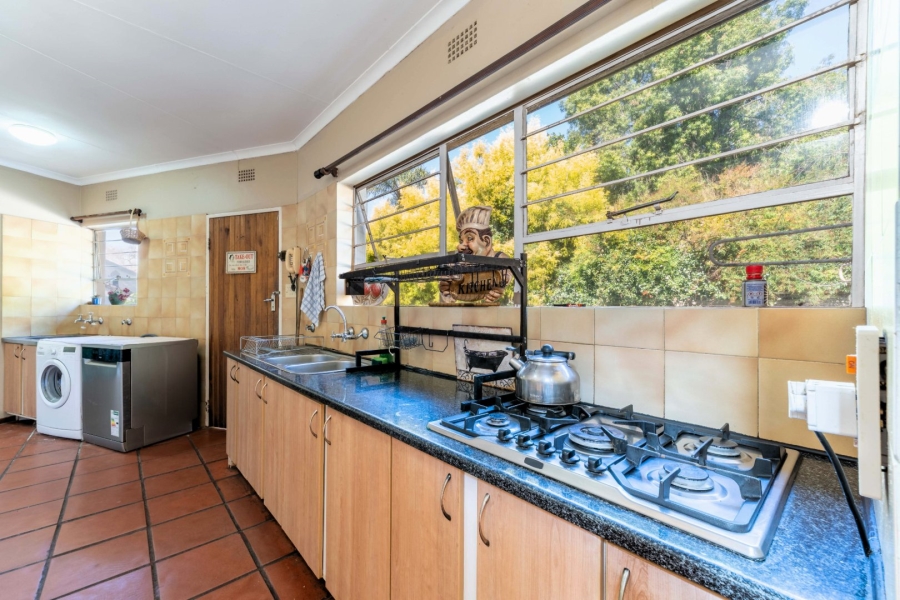 To Let 3 Bedroom Property for Rent in Fairland Gauteng