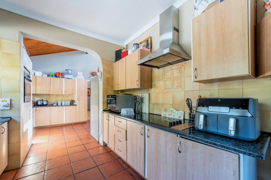 To Let 3 Bedroom Property for Rent in Fairland Gauteng