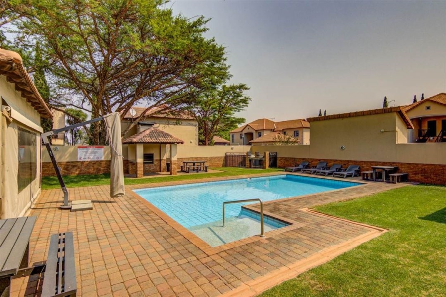 2 Bedroom Property for Sale in Ravenswood Gauteng