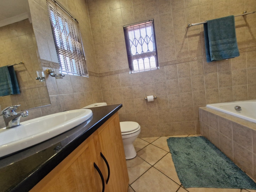 3 Bedroom Property for Sale in Bartlett Gauteng