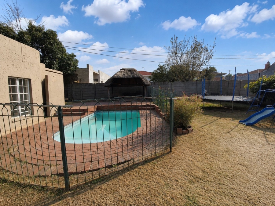 2 Bedroom Property for Sale in Gerdview Gauteng