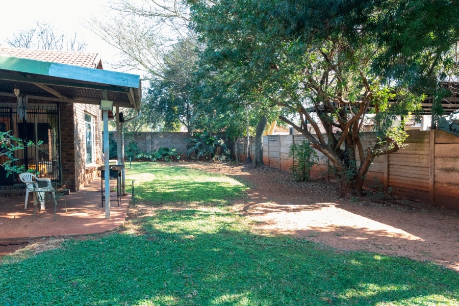 4 Bedroom Property for Sale in Doornpoort AH Gauteng