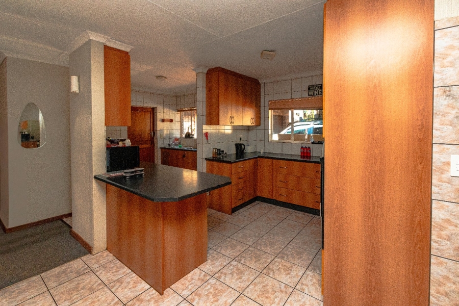 4 Bedroom Property for Sale in Doornpoort AH Gauteng