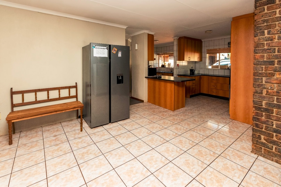 4 Bedroom Property for Sale in Doornpoort AH Gauteng
