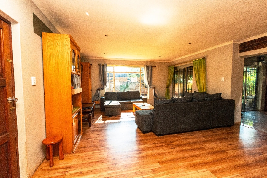 4 Bedroom Property for Sale in Doornpoort AH Gauteng