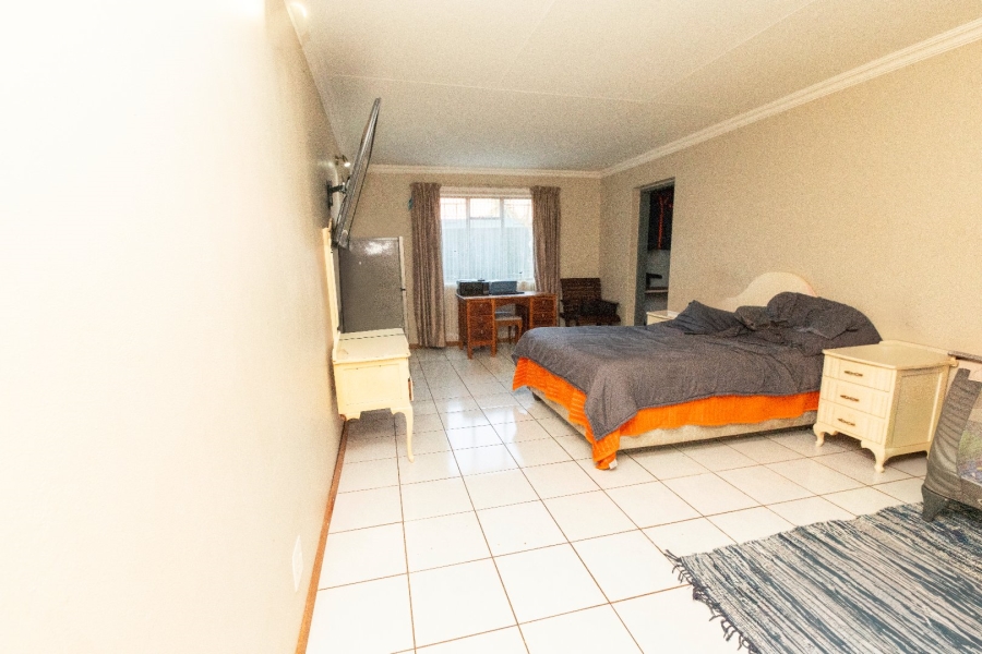 4 Bedroom Property for Sale in Doornpoort AH Gauteng