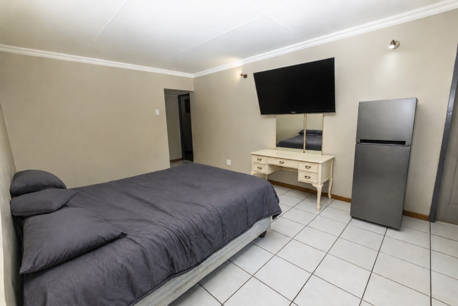 4 Bedroom Property for Sale in Doornpoort AH Gauteng