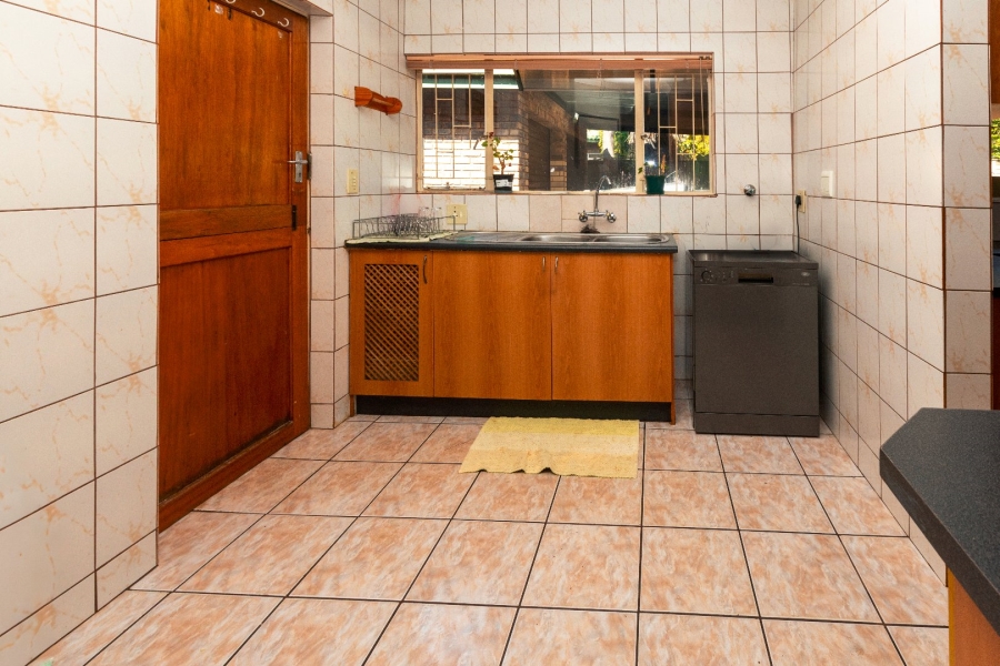 4 Bedroom Property for Sale in Doornpoort AH Gauteng