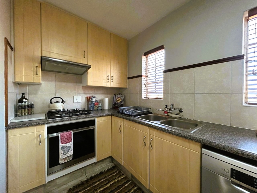1 Bedroom Property for Sale in Eco Park Gauteng