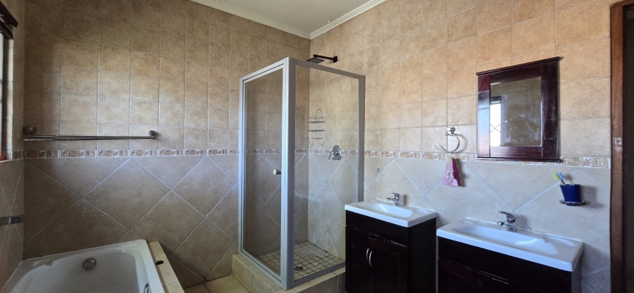 4 Bedroom Property for Sale in Amberfield Ridge Gauteng