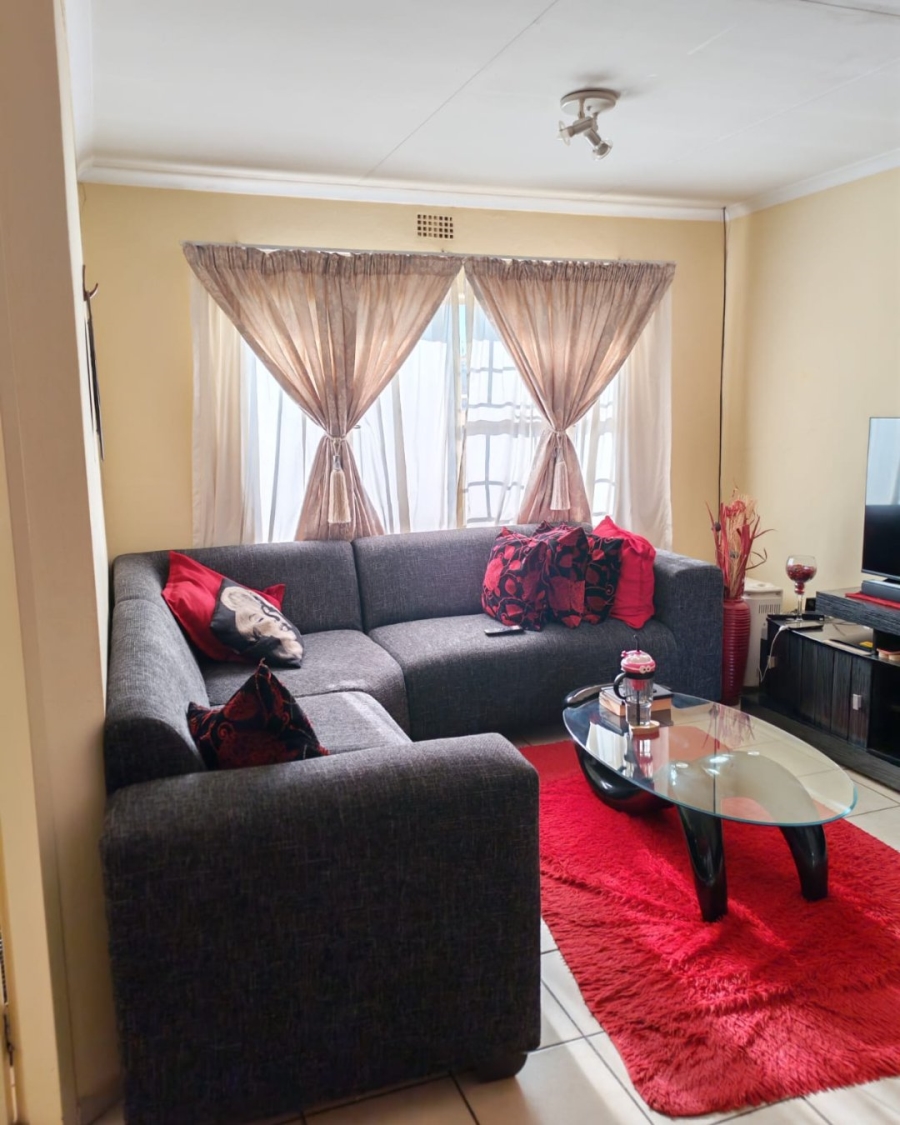1 Bedroom Property for Sale in Crystal Park Gauteng